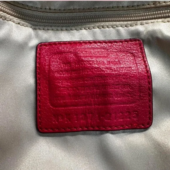 Coach Pink Madison Maggie Hobo model. - Picture 3 of 10